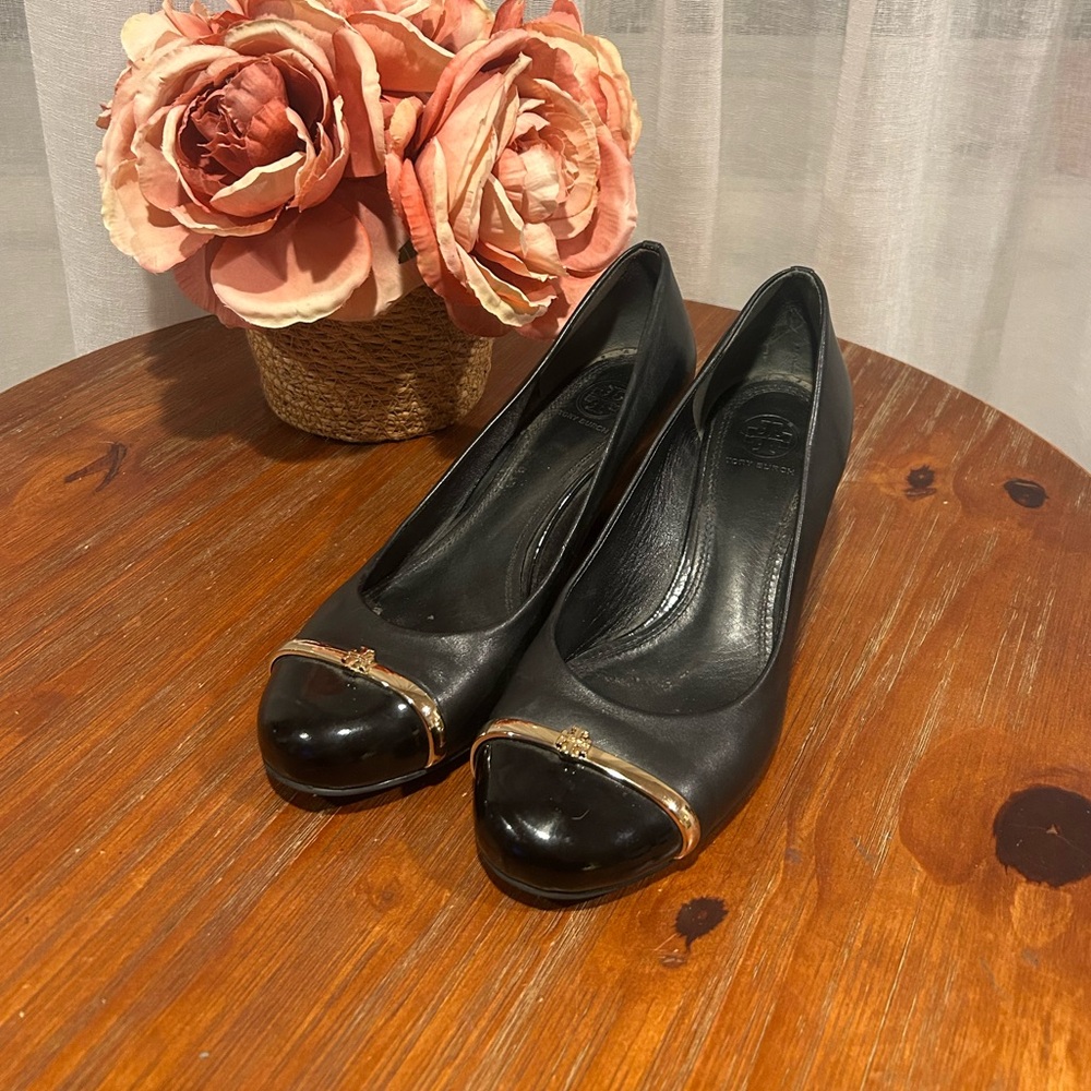 Tory Burch Pacey Cap Toe Wedge Heels Size 8